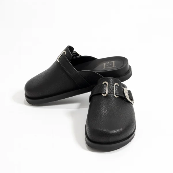 20251214_1707_Professional Shoe Display_remix_01kceh6fqrevtatch98kavjj67 کفش میول ساده - Image 1